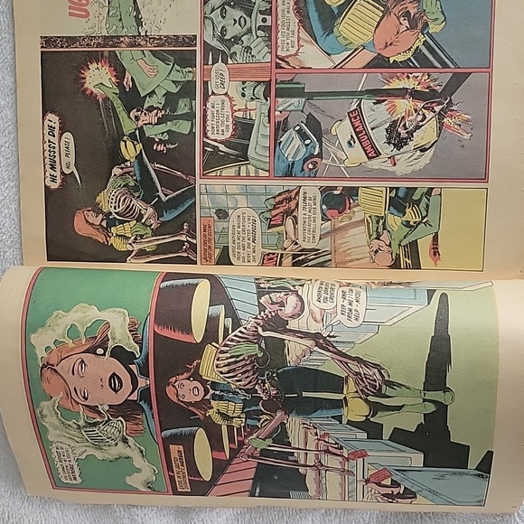 Judge  Dredd He Is The Law NO. 1 1983 US Eagle Comics - Picture 12 of 12